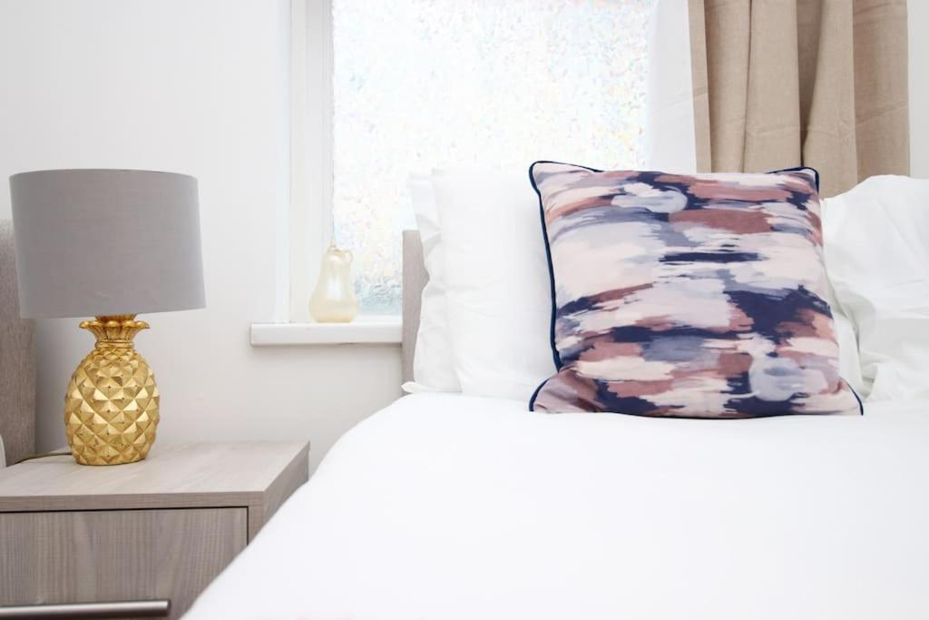 2 Bedroom Apartment, 5 Guests Welcome, Free Off-peak Parking Appartement Bristol